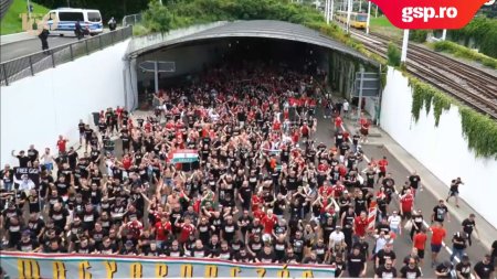 Drumul suporterilor <span style='background:#EDF514'>MAGHIARI</span> spre stadionul din Stuttgart, inaintea meciului cu Germania