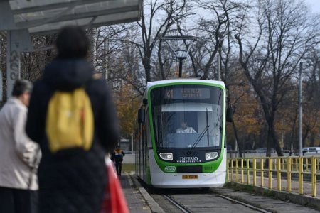 Achizitia celor 100 de tramvaie Astra de catre Primaria Bucuresti, anchetata de Parchetul European si de DNA. Reactia lui Nicusor Dan