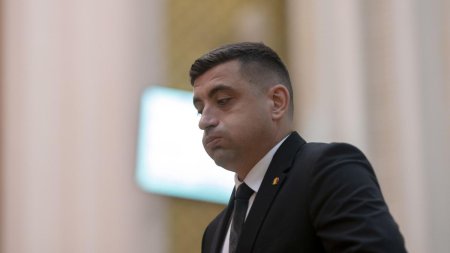 George Simion, la Parchetul General: Am venit sa imi cer telefonul si sa imi cer dreptatea!