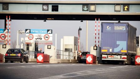 Sofer roman de TIR arestat langa Marsilia, unde politia a gasit aproape o tona de canabis in camionul lui