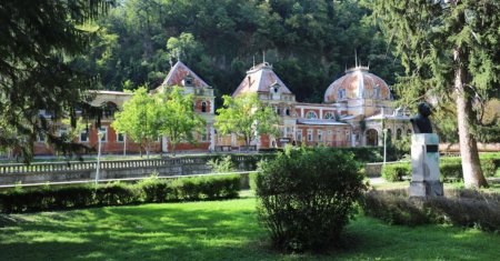 Locul uitat din Romania care in trecut era o destinatie deosebit de populara printre monarhii europeni. Este renumit pentru peisajele naturale spectaculoase