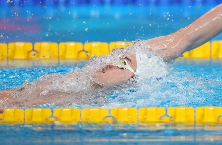 Denis Popescu, calificat in semifinelele probei de 50 m spate, la Campionatele Europene de Inot. Cursa, in AntenaPLa, la 20:03