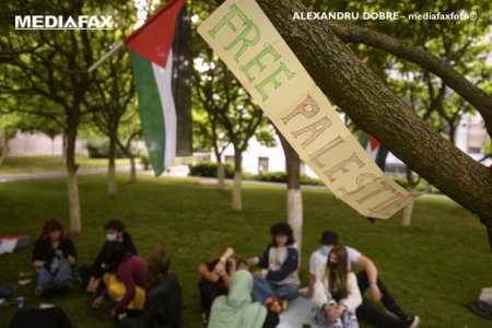 Zeci de jandarmi si politisti au intrat peste studenti pro-Palestina care protesteaza la Universitatea Bucuresti