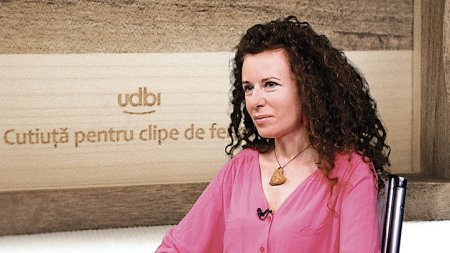 Afaceri de la Zero. Cum au crescut? Renata Dalalau si Daniel Chindea din Piatra-Neamt au dus produsele UDBI, un brand pornit acum patru ani, sub care creeaza obiecte din lemn, in diferite colturi ale lumii. 