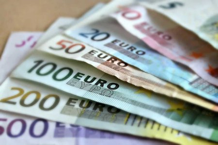 Legea privind stabilirea salariilor minime europene, aprobata de Guvern