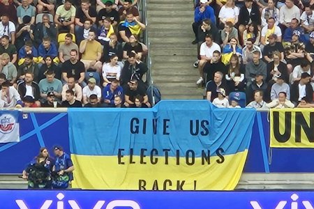 Banner controversat afisat de ucraineni la meciul cu Slovacia de la Euro 2024 » Mesajul a fost dat jos la pauza