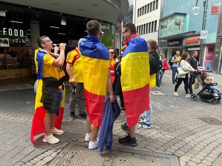 Fanii Romaniei au facut spectacol la Koln inaintea partidei cu Belgia de la EURO 2024. Au cantat 