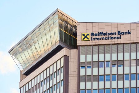 Raiffeisen Bank International AG listeaza, la Bursa de Valori Bucuresti, un pachet cumulat de 2,200 miliarde de actiuni