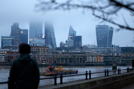Strainii pleaca masiv din Marea Britanie, dar nu cum voiau britanicii: Dupa noile schimbari fiscale, strainii bogati ies pe capete din UK, pentru a nu fi impozitati