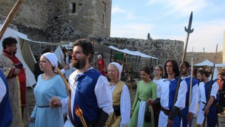 Peste 600 de cavaleri, luptatori si personaje arhaice din noua tari, la Festivalul Medieval Oradea