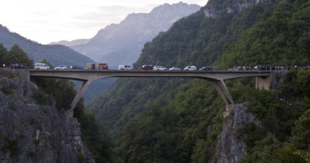 23 iunie: 11 ani de la accidentul de autocar din Muntenegru. 18 romani au murit si 29 au fost raniti VIDEO