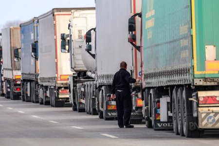 CNAIR prelungeste restrictiile de tonaj pe autostrazi si drumuri nationale din cauza caniculei