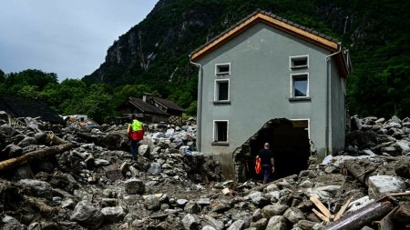 O persoana a murit, iar alte doua sunt <span style='background:#EDF514'>DISPARUTE</span> in urma unei alunecari de teren din Elvetia, cauzata de ploi