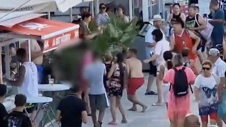 VIDEO Patru turisti s-au batut cu pumnii si picioarele la o <span style='background:#EDF514'>TERASA</span> din Eforie Nord, apoi au ajuns la politie