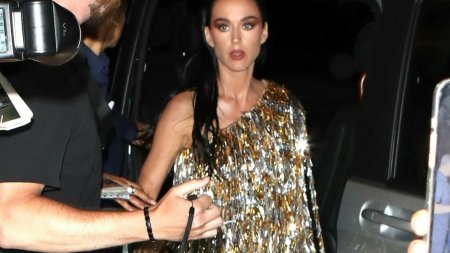 Katy Perry, aparitie spectaculoasa la petrecerea Vogue World din Paris. Ce tinuta a purtat | GALERIE FOTO