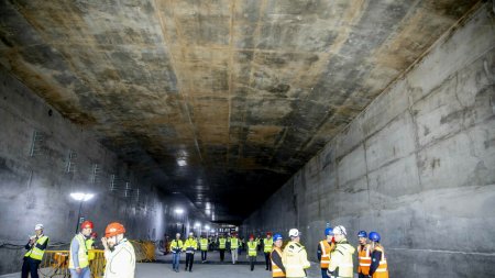 A inceput constructia celui mai lung tunel rutier si feroviar subacvatic din lume. Un drum de 45 minute, redus la 7 minute