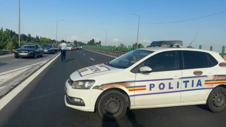 Incendiu de vegetatie langa Autostrada Soarelui. Circulatie oprita pe autostrada si pe calea ferata