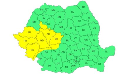 Romania, impartita intre ploi, vijelii si temperaturi de foc. ANM a emis mai multe avertizari cod galben