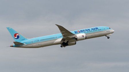 Marturii terifiante dintr-un Boeing care s-a depresurizat: avionul s-a prabusit peste 8.000 de metri in cateva minute