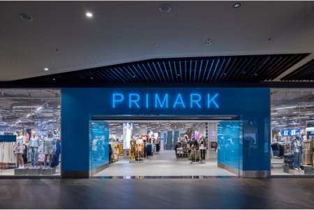 Retailerul irlandez Primark deschide in august un magazin de peste 3.000 mp in Iulius Town, complexul dezvoltat in Timisoara de grupul Iulius