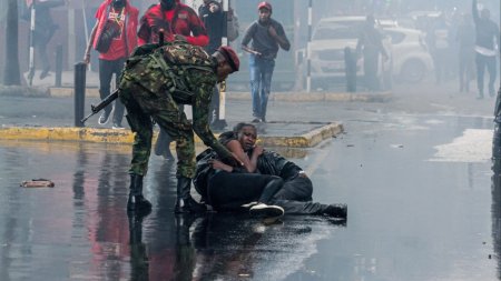 Cadavre pe strazile din capitala Kenyei, la un miting impotriva cresterii taxelor. Politia a tras in protestatari