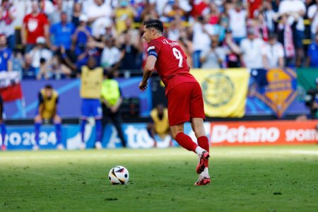 Nu incercati asa ceva acasa! » Caraghios modul in care Robert Lewandoski a ales sa execute penalty-ul cu Franta. Lovitura s-a repetat