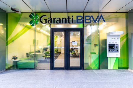 Garanti BBVA lanseaza optiunea prin care clientii bancii pot contracta credite de nevoi personale exclusiv online