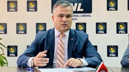 Adrian Vestea: Ministrii nu ar trebui prinsi la mijloc in discutiile PNL-PSD privind data alegerilor