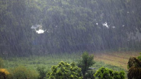 Cod portocaliu de ploi torentiale. Lista localitatilor afectate de avertizarea meteo de vreme rea