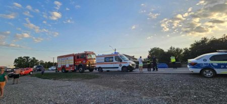 Accident intre un autocar si o masina in Bacau: cinci victime, din care 3 in stare critica