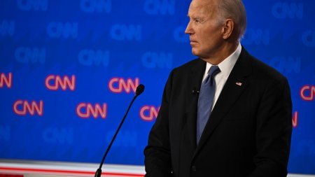 Biden s-a chinuit intr-o dezbatere agitata cu Trump unde atacurile personale au zburat dintr-o parte in alta