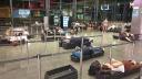 Zeci de romani au dormit doua nopti intr-un aeroport din Bruxelles. Sute de zboruri s-au anulat in Europa