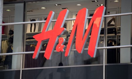 Actiunile H&M au scazut cu 13% joi, din cauza indoielilor cu privire la obiectivele financiare pe intregul an si asteptarile de vanzari pentru iunie