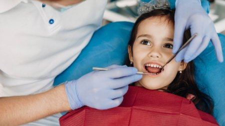 Vizitele periodice la <span style='background:#EDF514'>STOMATOLOGIE</span> si ortodontie pediatrica: cheia sanatatii dentare a copiilor
