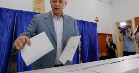 Mircea Geoana, curtat intens de un partid pentru a participa la alegerile prezidentiale: 