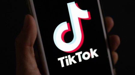 Kosovo interzice aplicatia TikTok pe telefoanele functionarilor si ii obliga sa dezinstaleze aplicatia