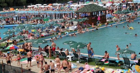 Un barbat s-a inecat intr-un bazin cu apa sarata al celui mai popular strand din Valcea, Marea Olteniei