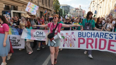 Cum s-a vazut <span style='background:#EDF514'>MARS</span>ul Bucharest Pride 2024. Romanii ar fi devenit mai toleranti fata de membrii acestei comunitati