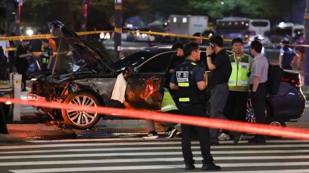 Noua morti, dupa ce o masina a intrat in multime in apropierea primariei din Seul