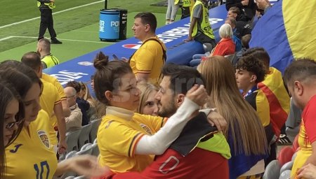 Scene romantice in tribunele Allianz Arena » Love is in the air: Kira Hagi, surprinsa in bratele iubitului ei