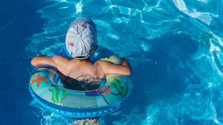 Siguranta la piscina: Reguli esentiale pentru protejarea copiilor