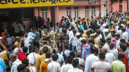 Peste 120 de persoane au murit in busculada care s-a produs la un eveniment religios din India. Ce s-a intamplat
