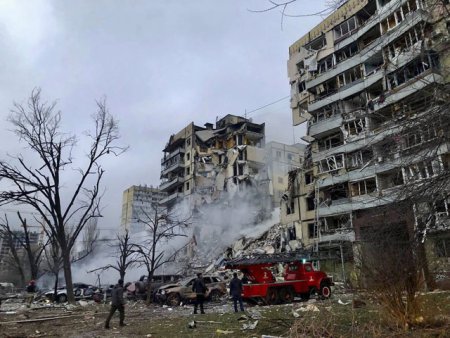 Cel putin trei oameni au murit si 18 au fost raniti in atacul aerian de la Dnipro