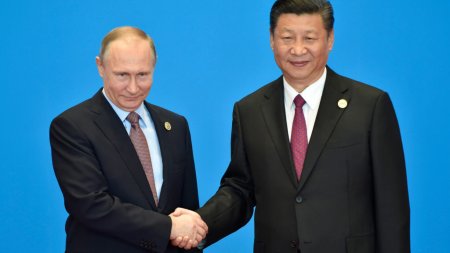 Vladimir Putin si Xi Jinping, intalnire in Kazahstan. Presedintele Chinei, incantat sa-si revada <span style='background:#EDF514'>VECHIUL</span> prieten