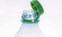 Avocati: Comerciantii ar trebui sa primeasca derogare de la Directiva ce impune ca sticlele din plastic sa aiba numai dopuri atasate