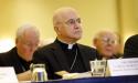 Vaticanul l-a excomunicat pe arhiepiscopul Carlo Maria Vigano, un opozant virulent al Papei Francisc