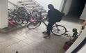 Hot cautat pentru mai multe furturi in Capitala, prins dupa ce a pus mana pe o bicicleta electrica
