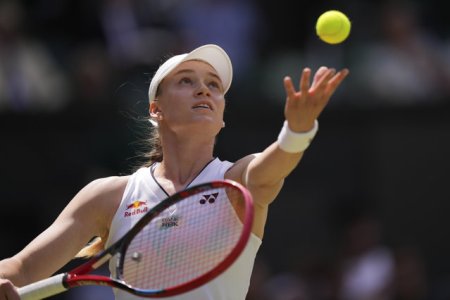 <span style='background:#EDF514'>RYBAK</span>ina avanseaza in al treilea sfert de finala consecutiv la Wimbledon