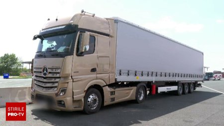 Un sofer <span style='background:#EDF514'>DE TIR</span> credea ca transporta cutii cu deodorant, dar la iesirea din Romania a facut o descoperire uluitoare