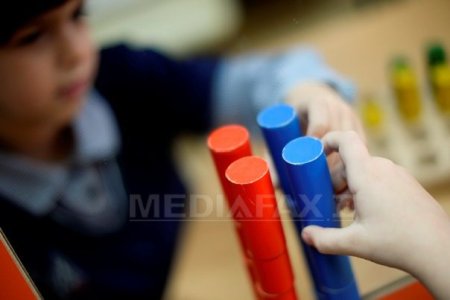 Speranta pentru persoanele cu autism: Afectiunea ar putea fi depistata mai usor cu o simpla proba de scaun